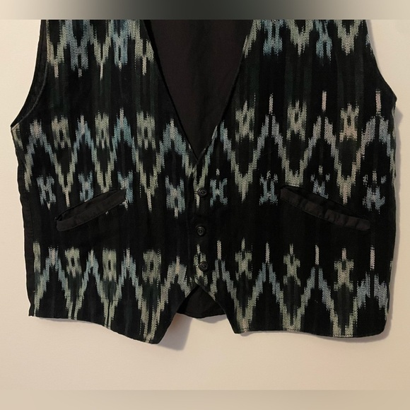 Patterned Vest - Picture 2 of 5